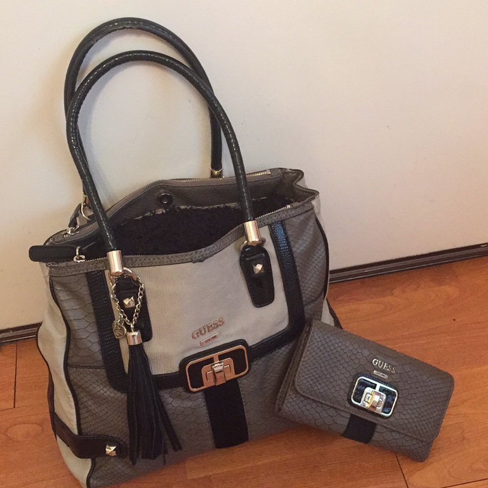 Guess Purse with matching wallet.
